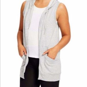 Yogalicious sleeveless jacket sz med
